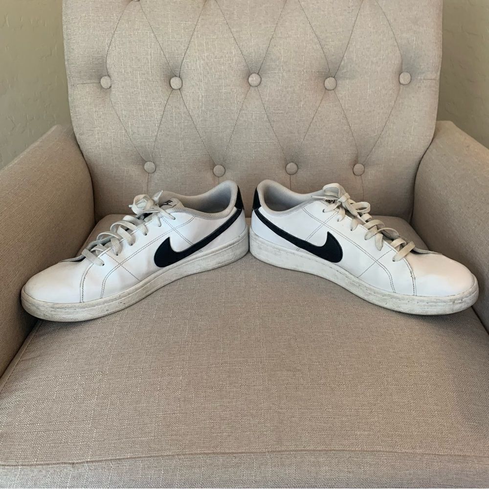 Nike Men's Court Royale 2 Better Essential Sneaker Size 11.5